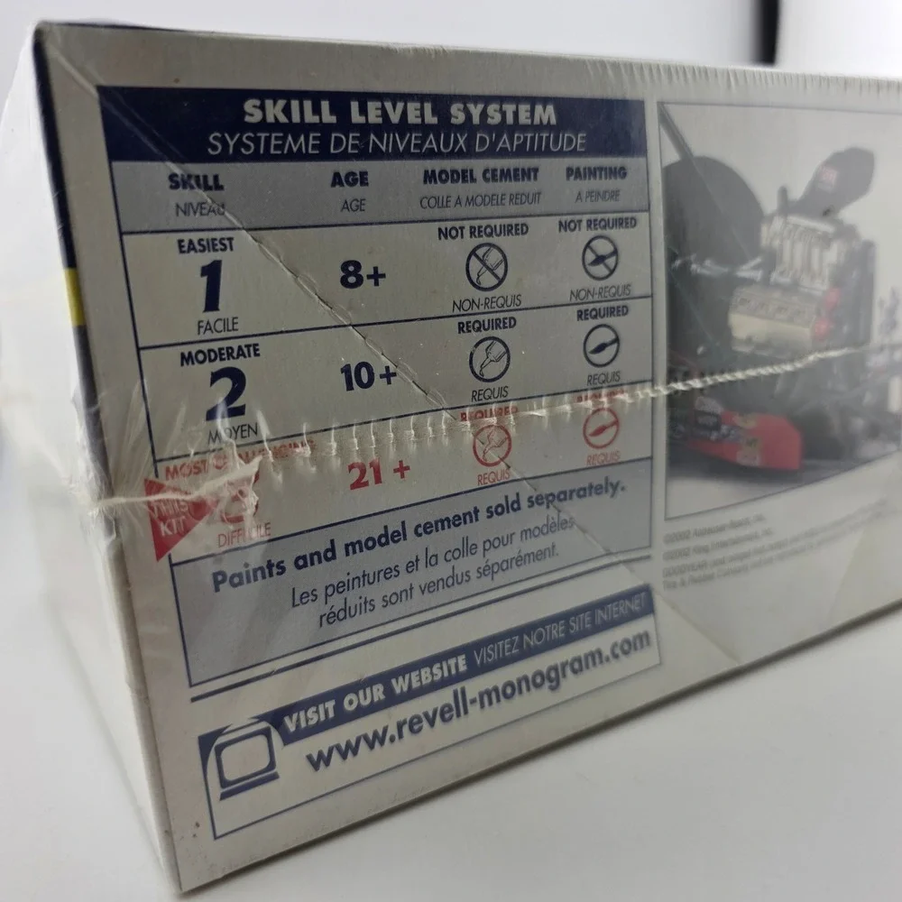 Revell Kenny Bernstein Budweiser King Top Fuel Dragster Kit 1:25 NEW Collectible